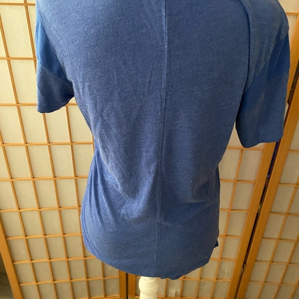 Nike Tee University Florida Gators Small Medium Woman's Athletic Cut Blue V-Neck - Picture 3 of 5